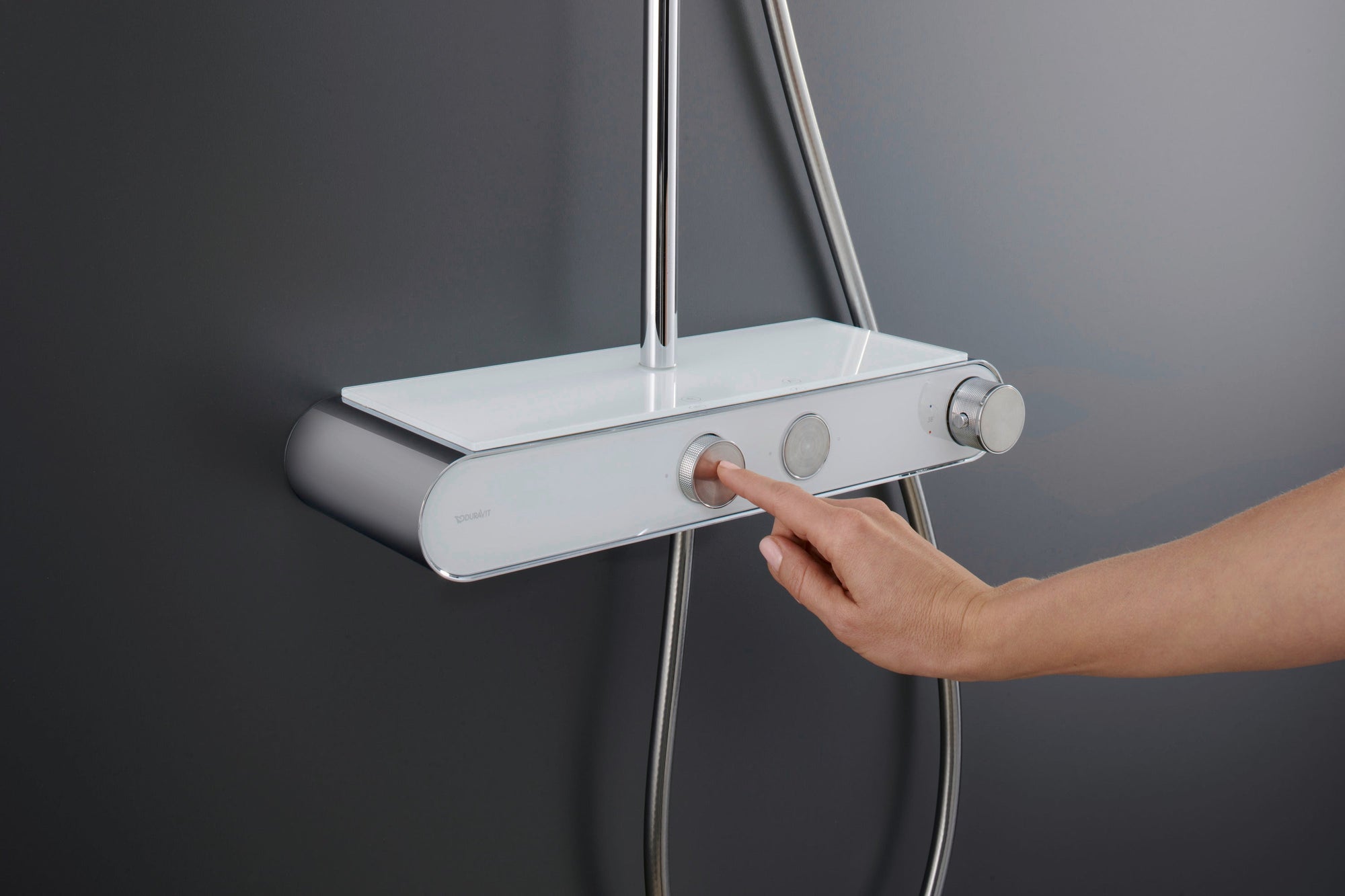 Système de douche Duravit avec thermostat et tablette en verre