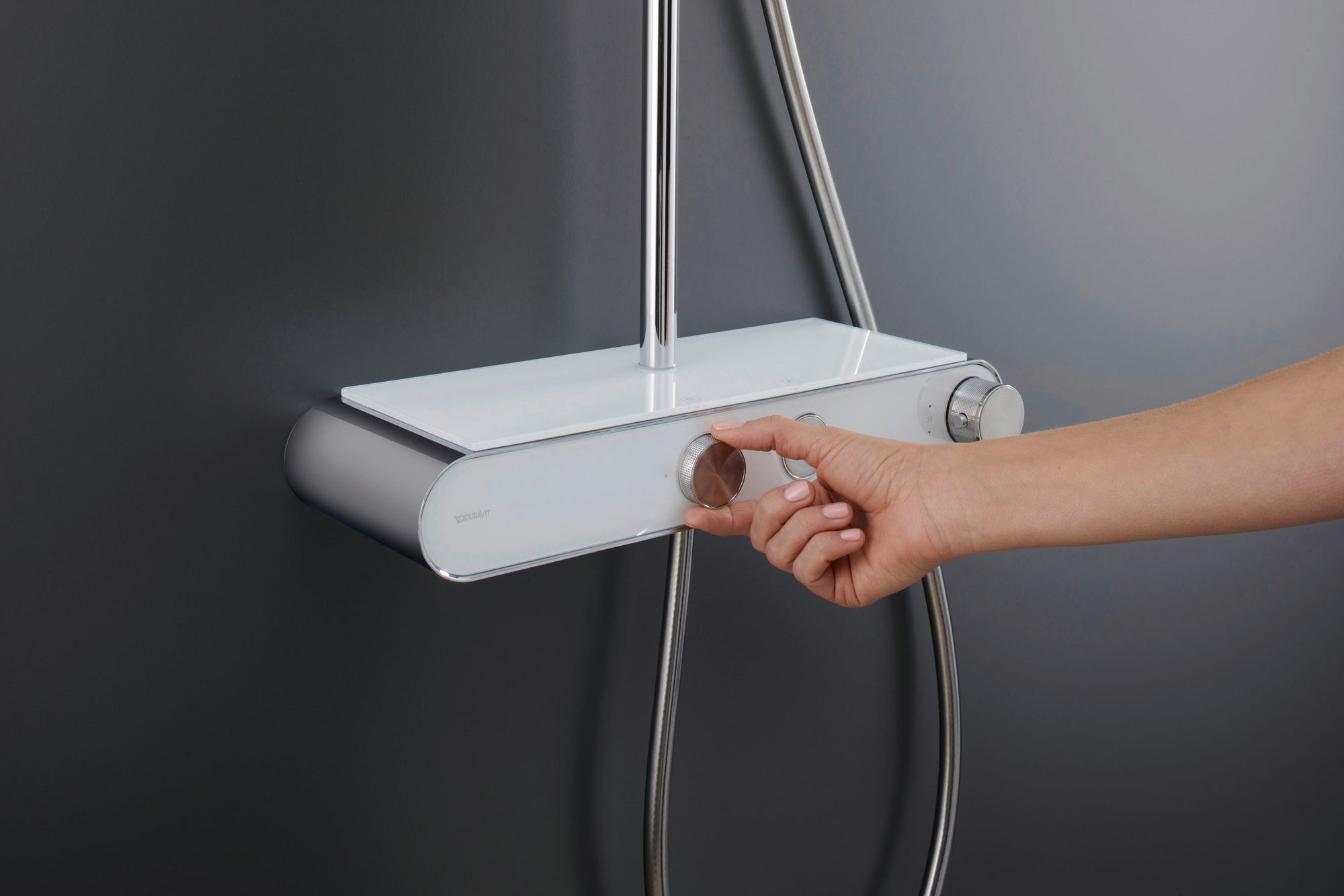 Système de douche Duravit avec thermostat et tablette en verre